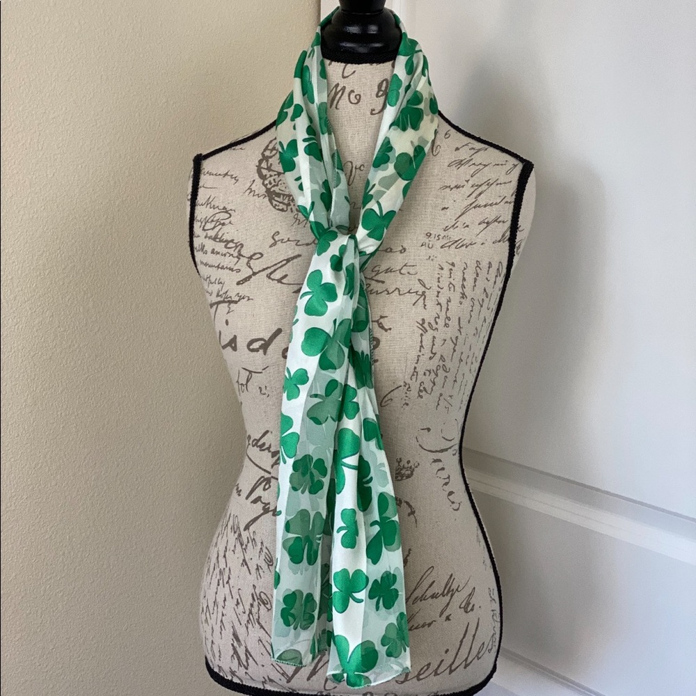 3 leaf clover St Patrick’s Day lightweight Scarf